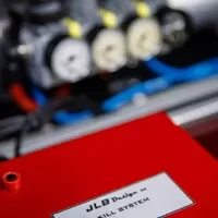 Nissan postavil GT-R ovládané gamepadem