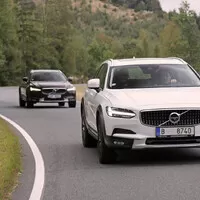 Asistenty umí zabránit srážce s autem, chodcem i zvířetem. Ale nedělají z nás horší řidiče?
