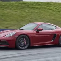 Porsche dopřálo řadě 718 rychlejší verze GTS