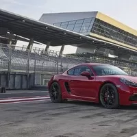 Porsche dopřálo řadě 718 rychlejší verze GTS