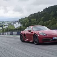 Porsche dopřálo řadě 718 rychlejší verze GTS