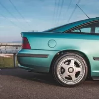 Opel Calibra 2.0 Turbo 4x4: Stroj času | Za volantem