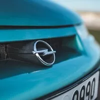 Opel Calibra 2.0 Turbo 4x4: Stroj času | Za volantem