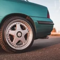 Opel Calibra 2.0 Turbo 4x4: Stroj času | Za volantem