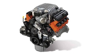 Novinky: Nacpěte do čehokoliv 707 koní s hotovým motorem „Hellcrate“ od Moparu