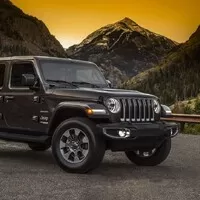 Jeep odhalil první fotky revolučního Wrangleru s evolučním designem