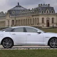 Rychlé ředitelské sedany: Aneb lze za milion korun dostat víc než Golfa v plné?