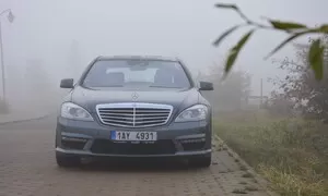 Mercedes S500L 4 Matic AMG – Sladký život šéfa podsvětí