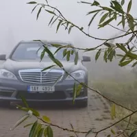 Mercedes S500L 4 Matic AMG – Sladký život šéfa podsvětí