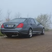 Mercedes S500L 4 Matic AMG – Sladký život šéfa podsvětí