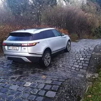 Range Rover Velar D240 SE: Nové vtělení terénní legendy
