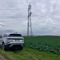 Range Rover Velar D240 SE: Nové vtělení terénní legendy