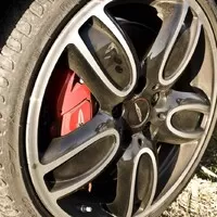 Abarth 595 Turismo vs. Mini JCW Cabrio: Roztomilé splašené nesmysly