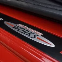 Abarth 595 Turismo vs. Mini JCW Cabrio: Roztomilé splašené nesmysly