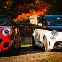 Abarth 595 Turismo vs. Mini JCW Cabrio: Roztomilé splašené nesmysly