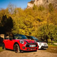 Abarth 595 Turismo vs. Mini JCW Cabrio: Roztomilé splašené nesmysly