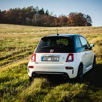 Abarth 595 Turismo vs. Mini JCW Cabrio: Roztomilé splašené nesmysly