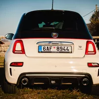 Abarth 595 Turismo vs. Mini JCW Cabrio: Roztomilé splašené nesmysly