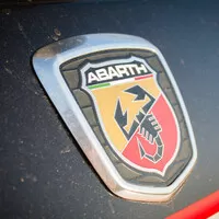 Abarth 595 Turismo vs. Mini JCW Cabrio: Roztomilé splašené nesmysly