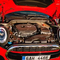 Abarth 595 Turismo vs. Mini JCW Cabrio: Roztomilé splašené nesmysly