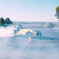 Caterham má nový rekord – nejvíc dotočených donutů za jednu minutu
