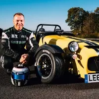 Caterham má nový rekord – nejvíc dotočených donutů za jednu minutu