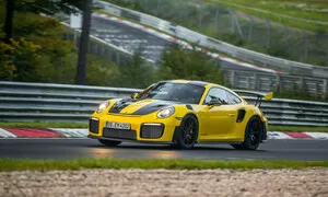 Autíčkář se ptá: Podle Röhrla je GT2 RS příliš rychlá pro Ring. Kdy už je rychlosti moc? | Autíčkář se ptá
