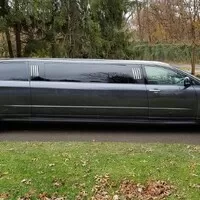 Na prodej je nejdivnější limuzína na světě. Prodloužené Subaru Tribeca 