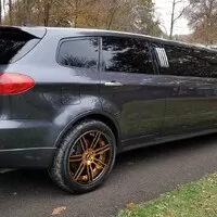 Na prodej je nejdivnější limuzína na světě. Prodloužené Subaru Tribeca 