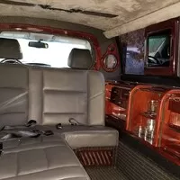 Na prodej je nejdivnější limuzína na světě. Prodloužené Subaru Tribeca 