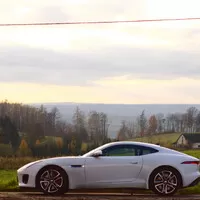 Jaguar F-type 2.0: Rocker hraje unplugged