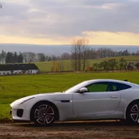 Jaguar F-type 2.0: Rocker hraje unplugged