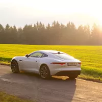 Jaguar F-type 2.0: Rocker hraje unplugged