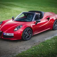 Alfa Romeo 4C Spider: Sveď mě šarmantní Italko!