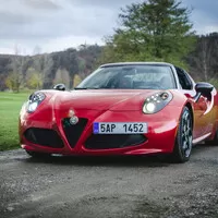 Alfa Romeo 4C Spider: Sveď mě šarmantní Italko!