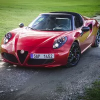 Alfa Romeo 4C Spider: Sveď mě šarmantní Italko!