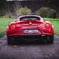 Alfa Romeo 4C Spider: Sveď mě šarmantní Italko!