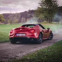 Alfa Romeo 4C Spider: Sveď mě šarmantní Italko!