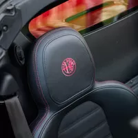 Alfa Romeo 4C Spider: Sveď mě šarmantní Italko!