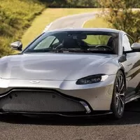 Nový Aston Martin Vantage je velmi rychlý, hodně hezký a strašně zelený