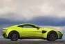 Nový Aston Martin Vantage je velmi rychlý, hodně hezký a strašně zelený