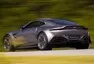 Nový Aston Martin Vantage je velmi rychlý, hodně hezký a strašně zelený