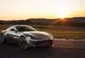 Nový Aston Martin Vantage je velmi rychlý, hodně hezký a strašně zelený