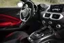 Nový Aston Martin Vantage je velmi rychlý, hodně hezký a strašně zelený