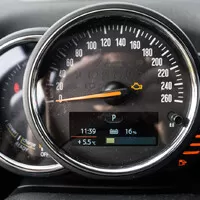 Mini Cooper S E Countryman All4 - Pohledem vesničana