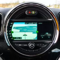 Mini Cooper S E Countryman All4 - Pohledem vesničana
