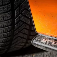Vezměte svůj McLaren do prosolené břečky na nových origo zimácích