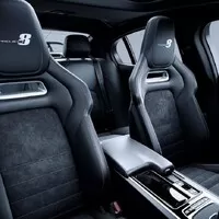 Jaguar si urval rekord mezi sériovými sedany na Nürburgringu