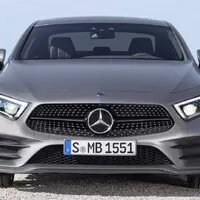 Nový Mercedes-Benz CLS je tady. O pohon se starají řadové šestiválce.