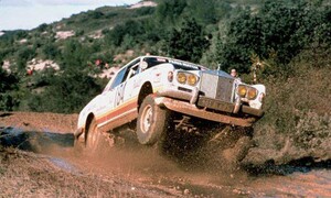 Historie: Sázka, která přivedla Rolls-Royce až na Rally Paříž - Dakar